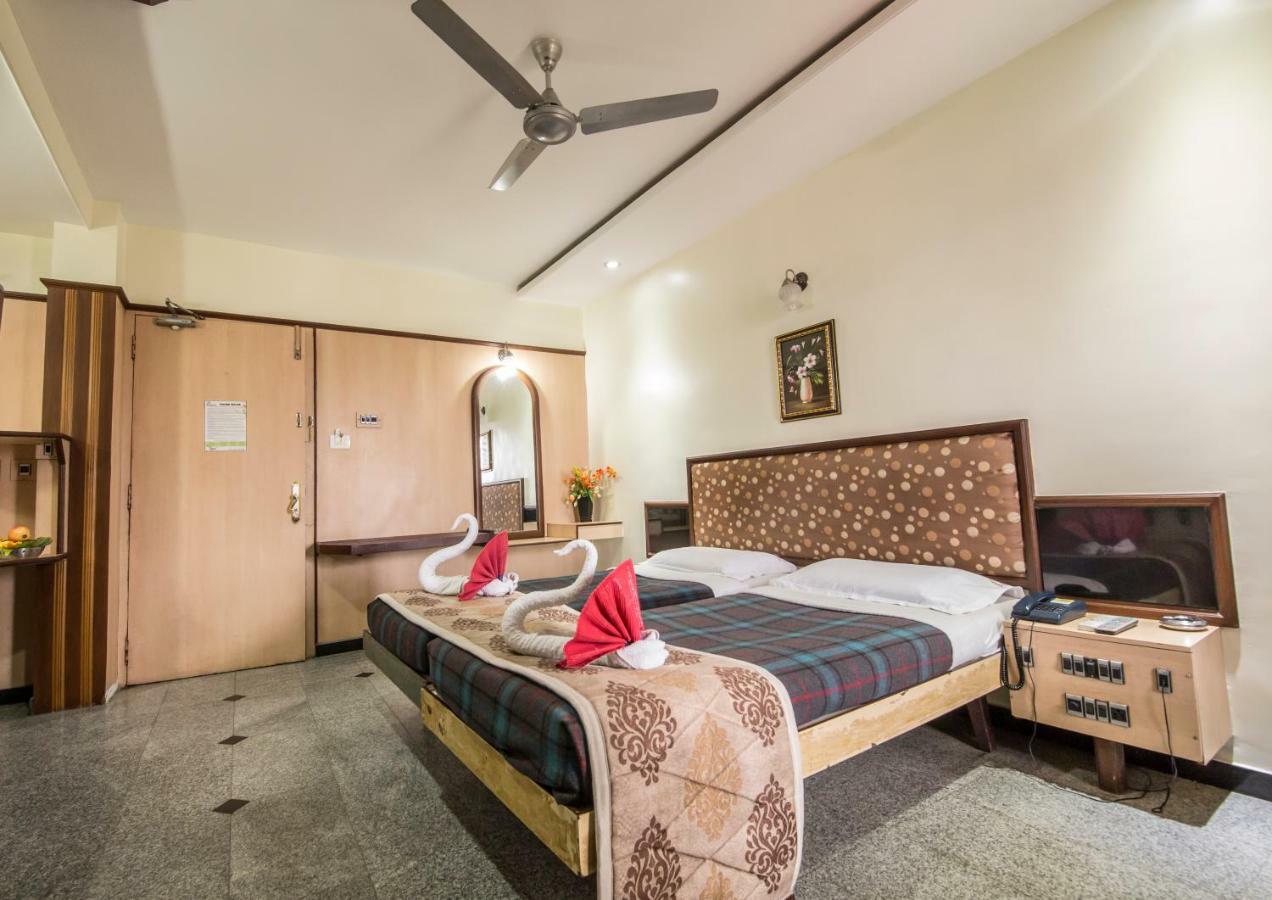 Hotel Aryaas Palayankottai Exterior foto