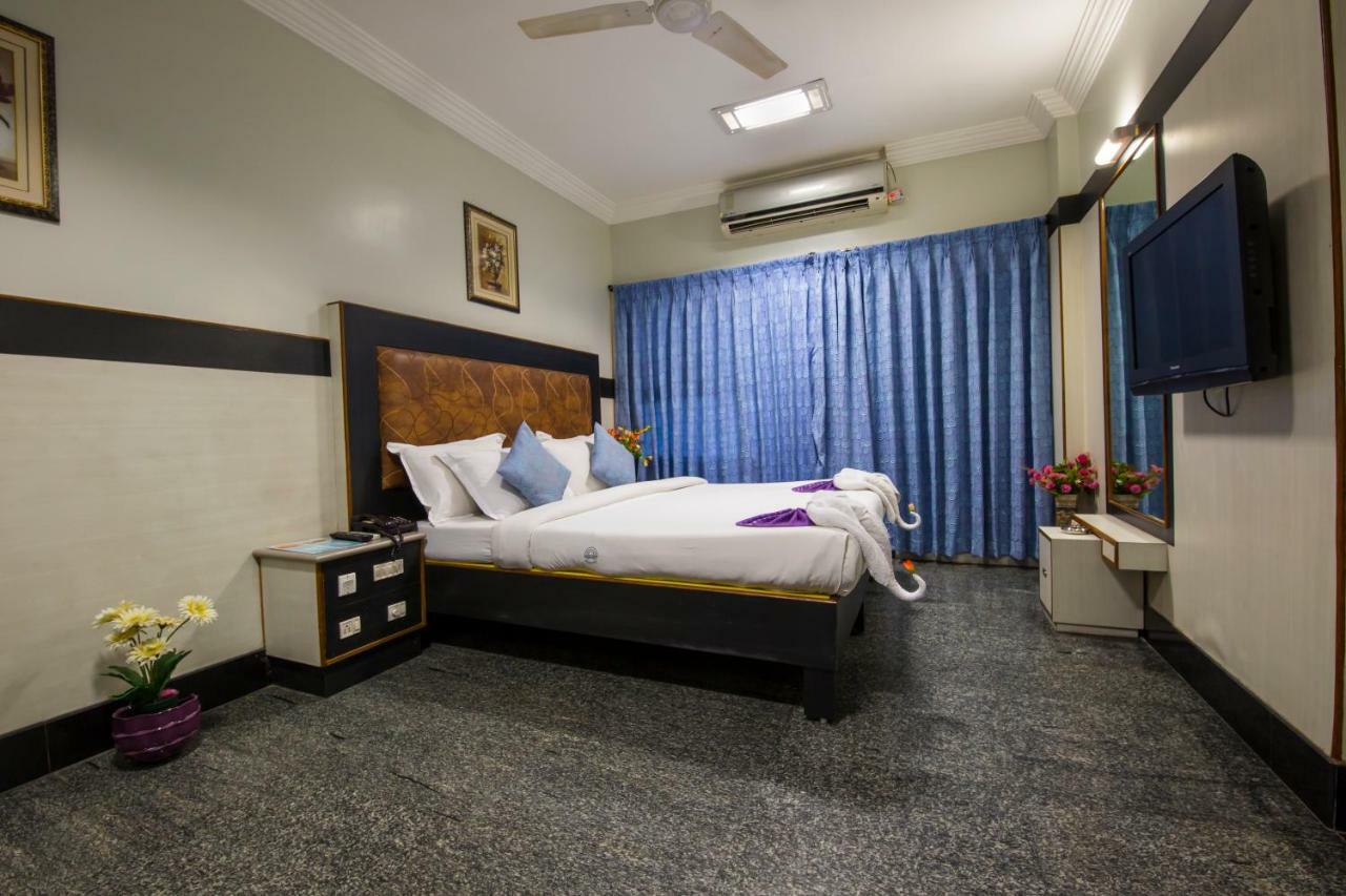 Hotel Aryaas Palayankottai Exterior foto